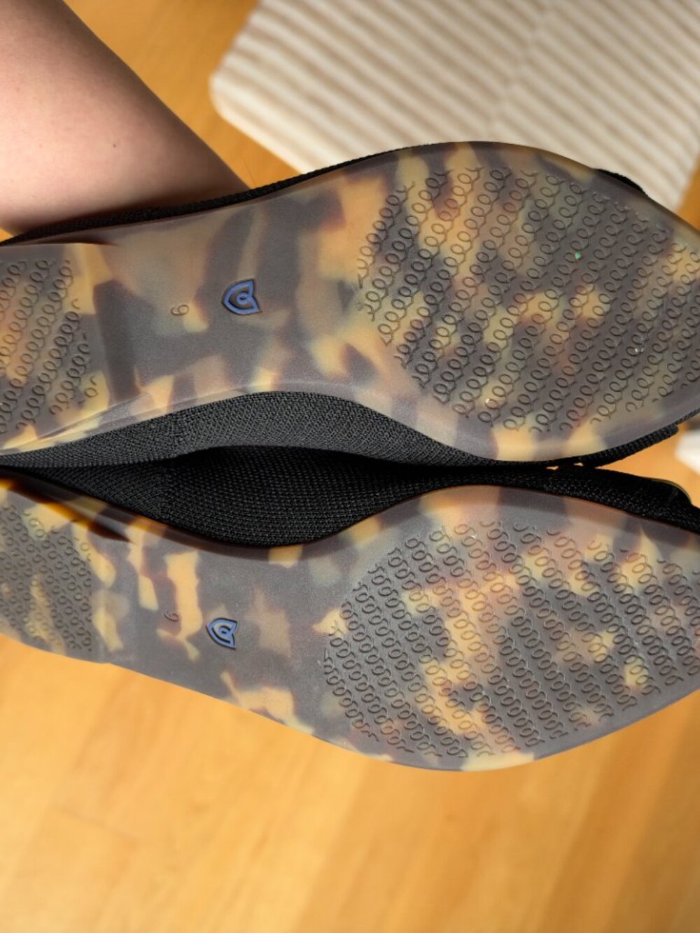 LIKE NEW Rothy's The Emblem Point II - size 9 - Picture 11 of 12